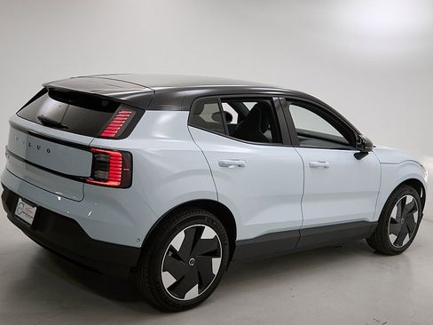 Certified 2025 Volvo EX30 Ultra w/ Climate Package image 9