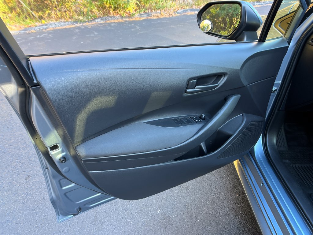 Used 2022 Toyota Corolla LE FWD image 11