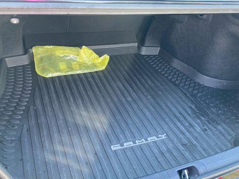 Used 2024 Toyota Camry LE image 10