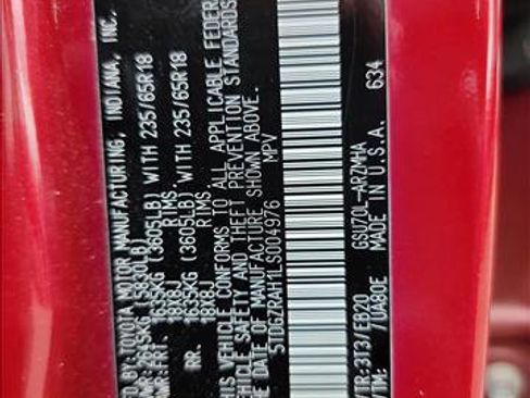 Used 2020 Toyota Highlander XLE FWD image 22