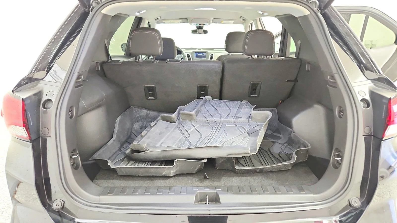 Used 2023 Chevrolet Equinox LS w/ LS Convenience Package FWD image 44