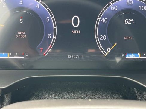 Used 2024 Jeep Grand Cherokee Altitude image 27