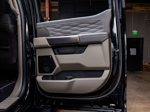 Used 2026 Ford F450 Platinum w/ Platinum Plus Package image 40