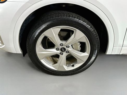 Used 2023 Audi Q5 2.0T Premium Plus w/ Premium Plus Package AWD/4WD image 8