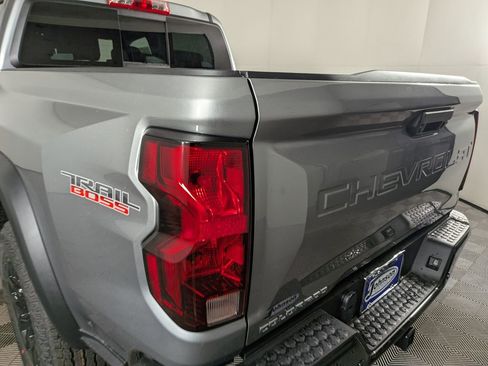 New 2026 Chevrolet Colorado ZR2 w/ Technology Package AWD/4WD image 11