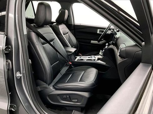 Used 2023 Ford Explorer Limited w/ Equipment Group 301A image 7