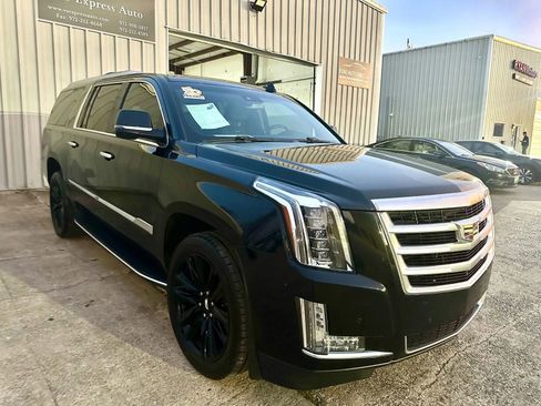 Used 2016 Cadillac Escalade ESV Luxury image 16