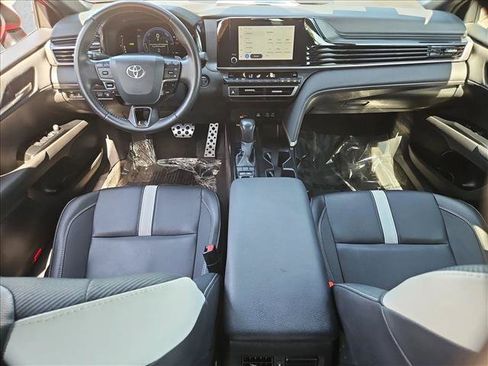 Used 2025 Toyota Camry SE FWD image 22