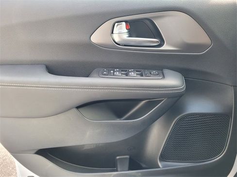 New 2026 Chrysler Voyager LX image 21