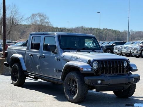 Used 2021 Jeep Gladiator Sport image 33
