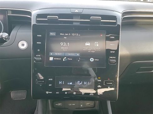 Used 2022 Hyundai Santa Cruz SEL Premium image 17