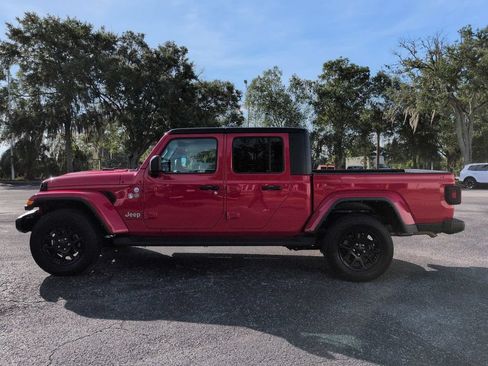 Used 2023 Jeep Gladiator Overland AWD/4WD image 7