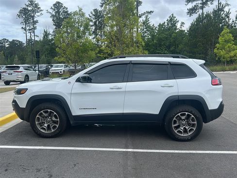 Used 2022 Jeep Cherokee Trailhawk w/ Sound & Nav Group AWD/4WD image 7