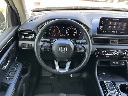 Used 2025 Honda Pilot EX-L image 14