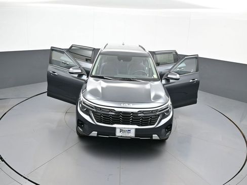 Used 2025 Kia Seltos S AWD/4WD image 45