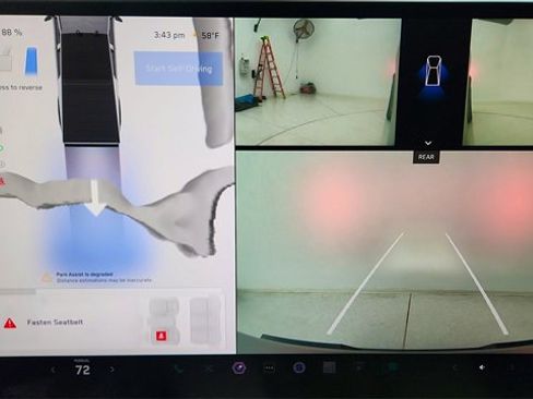 Used 2024 Tesla Cybertruck AWD Crew Cab image 41