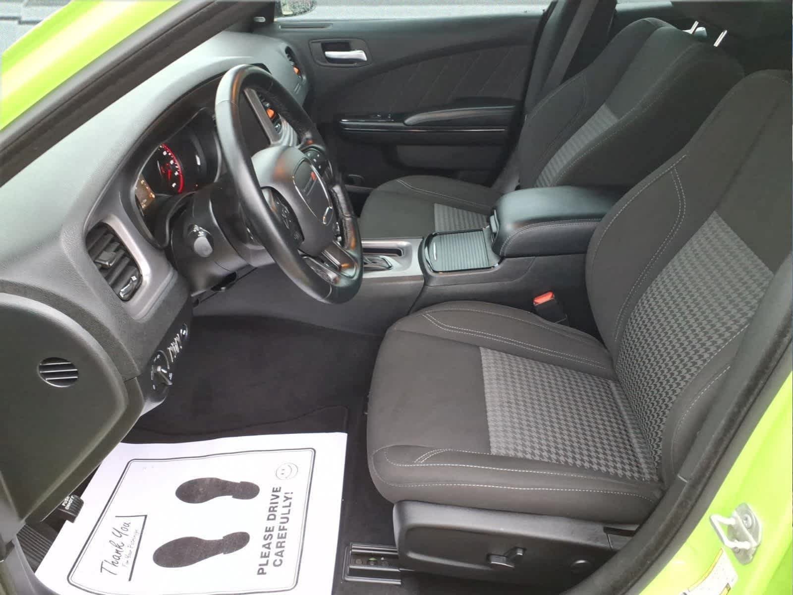 Used 2023 Dodge Charger SXT w/ Blacktop Package AWD/4WD image 13
