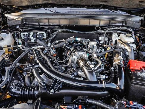 Used 2024 Ford Bronco Badlands image 32