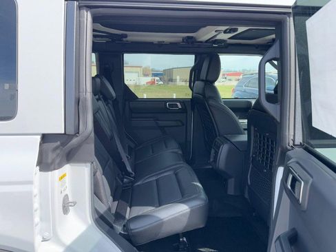 New 2026 Ford Bronco Badlands image 5