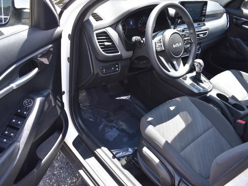 Used 2023 Kia Seltos LX AWD/4WD image 20