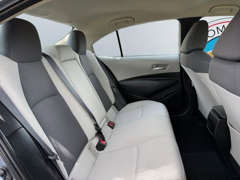 Used 2021 Toyota Corolla LE image 19