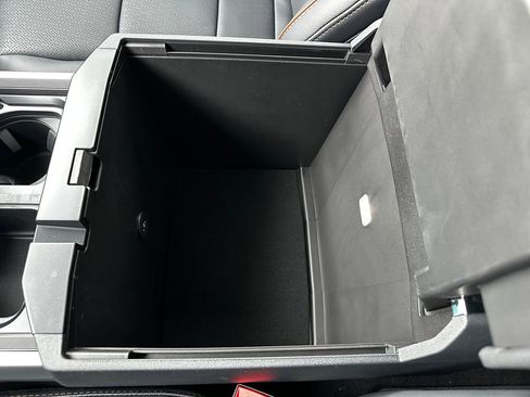 New 2026 Ford F250 Lariat w/ Black Appearance Package image 75