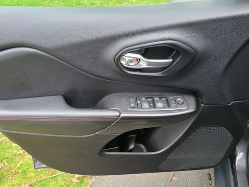 Used 2014 Jeep Cherokee Trailhawk w/ Trailer Tow Group image 22