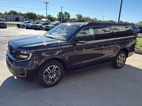 New 2025 Ford Expedition Max Active image 3