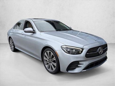 Used 2022 Mercedes-Benz E 350 Sedan image 3
