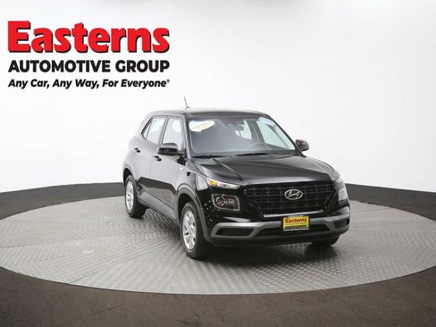 Used 2025 Hyundai Venue SE image 50