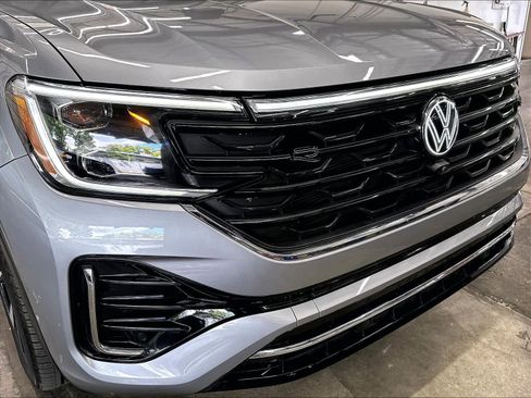 Used 2024 Volkswagen Atlas SEL Premium R-Line AWD/4WD image 36