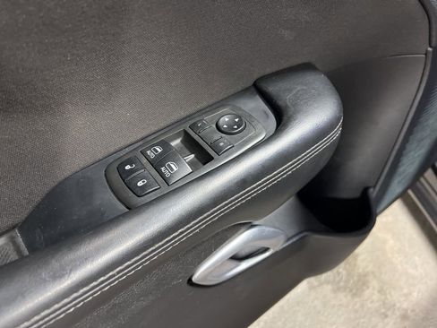 Used 2022 Dodge Challenger SXT image 14