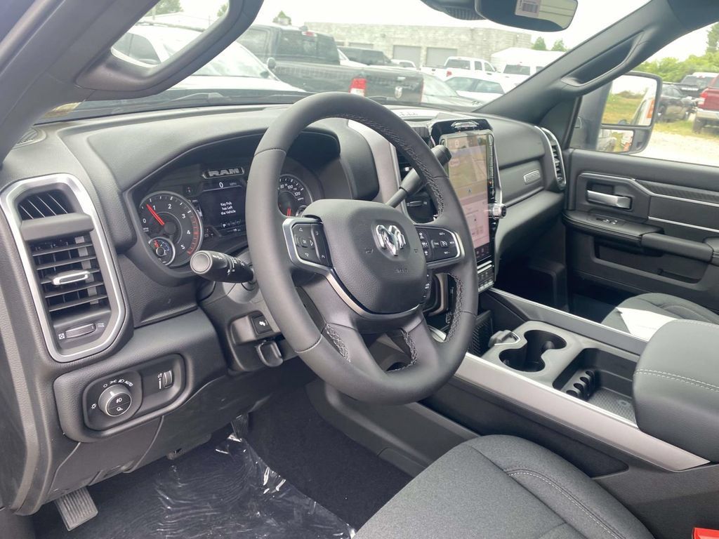 New 2026 RAM 3500 Big Horn AWD/4WD image 17