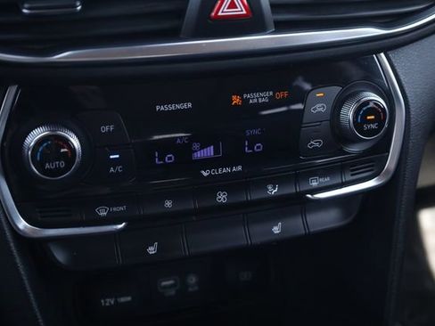 Used 2019 Hyundai Santa Fe Limited image 17