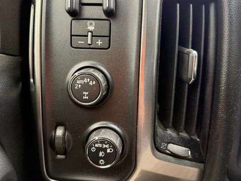 Used 2018 Chevrolet Silverado 1500 LT w/ All Star Edition AWD/4WD image 25