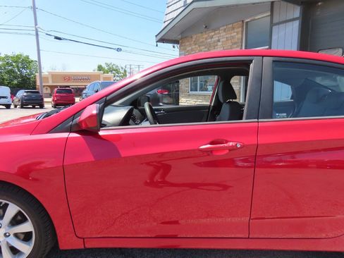 Used 2012 Hyundai Accent GLS w/ Premium Pkg 3 FWD image 38