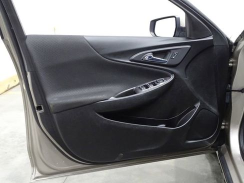 Used 2022 Chevrolet Malibu LT FWD image 14