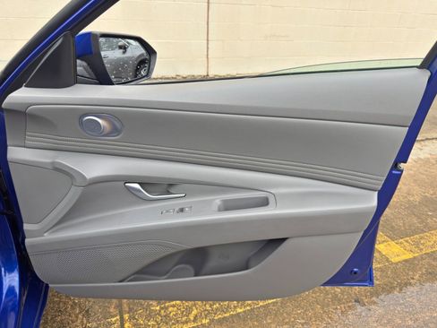 Used 2023 Hyundai Elantra SEL w/ Convenience Package FWD image 40