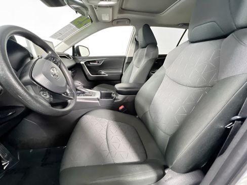 Used 2025 Toyota RAV4 XLE w/ Convenience Package FWD image 15