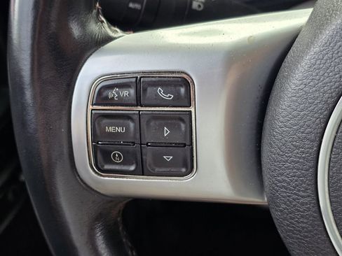 Used 2013 Jeep Wrangler Unlimited Rubicon image 34