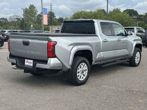 Used 2026 Toyota Tacoma SR5 AWD/4WD image 5