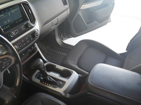Used 2021 Chevrolet Colorado LT w/ Redline Special Edition AWD/4WD image 18