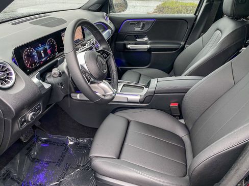 New 2025 Mercedes-Benz GLB 250 4MATIC image 18
