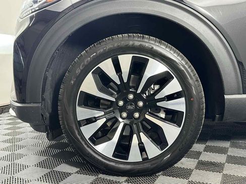 Used 2026 Ford Explorer Platinum w/ LUX Leather Package AWD/4WD image 51