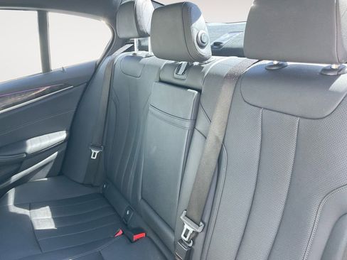 Used 2022 BMW 530e w/ M Sport Package image 29