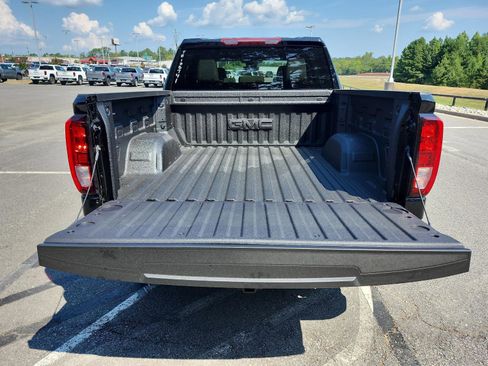 New 2026 GMC Sierra 1500 SLE image 8