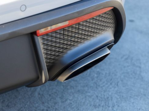 Certified 2024 Porsche Macan image 20