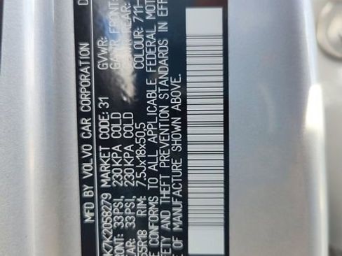 Used 2019 Volvo XC40 T5 Momentum image 9