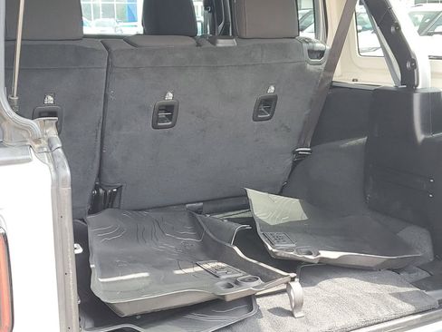 Used 2022 Jeep Wrangler Unlimited Sport AWD/4WD image 33