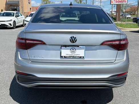 Used 2024 Volkswagen Jetta S image 10